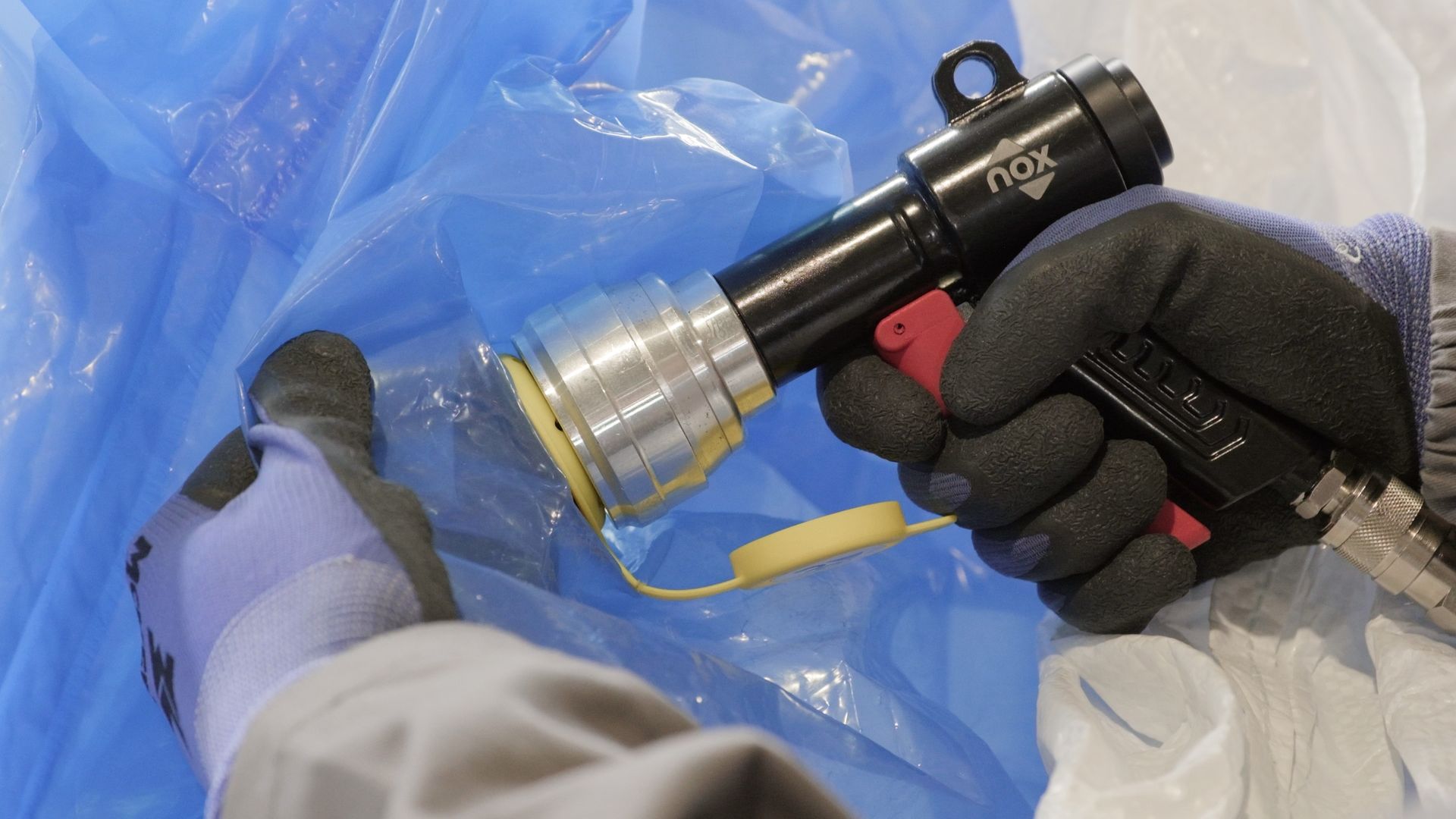 Pistola Turbo Nox per iniezione CO₂ su liner ermetico per big bag Pistola Turbo Nox per iniezione CO₂ su liner ermetico per big bag